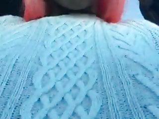 Schwarze Milf zeigt sich in der Öffentlichkeit