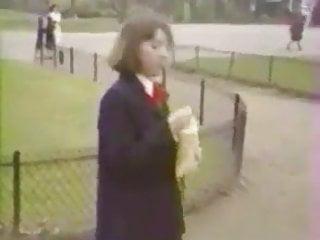 Zauberhafte Schulmädchen lernen wie man fickt