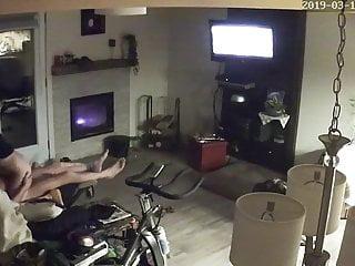 Ehefrau bläst und fickt im Fahrstuhl