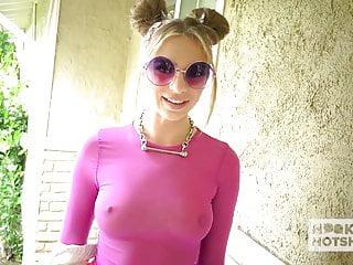 Teenager Blondine Tiffany Watson in der hündchenstellung gefickt