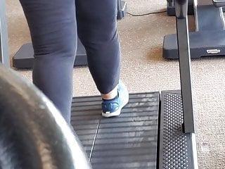 Arabische Schönheit im clinch mit festem Schwanz