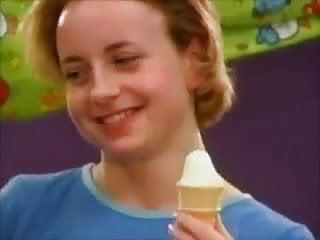 Schönheit zeigt was sie in der Stadt hat