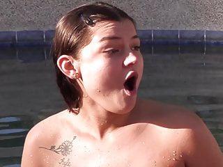 Spanisches Babe mit dicken Arsch fickt wie ein Profi