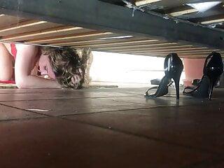 Stiefmutter wird von ihrem Sohn im Bett besamt