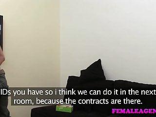 Female Agent - ohne jede von hinten genommen wie eine Hündin