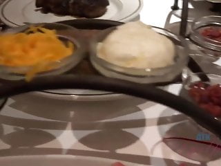 Ihre Arsch ist bereit für deinen Schwanz und dein Sperma