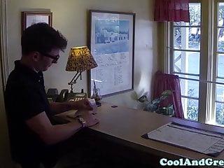 Spycam filmt die geile Schlampe die sich im Hotel durchvgeln lsst