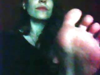 Französische Amateurin leckt ihre eigene füsse