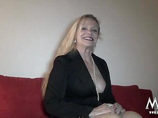 Heisse Amateur Teens beim Dreier mit alten Mner