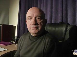 Junges Mädchen fickt alten Lehrer für eine gute Note