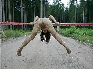 Deutsches Teen wird auf der Couch gefickt