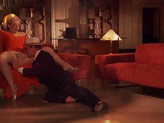 Die blonde Rikki rumor verschlingt einen dicken Schwanz