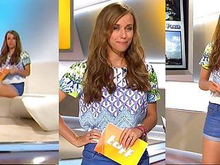 Reife Frau mit grossen Titten macht es sich selber