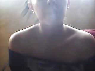 Die Beine breit an den tiefen rachen