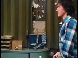 Oma lst sich von jungem Kerl ficken