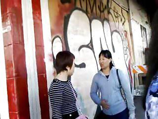 Diese chinesische Milf kriegt den Arsch aufgerissen