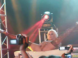 Mika kann es nicht mehr ohne Sex