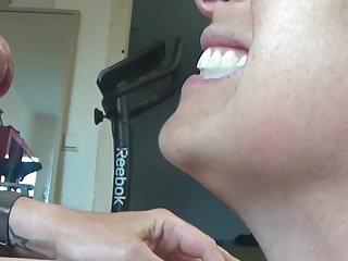 Kein normaler Fick mit einer nackten Schlampe