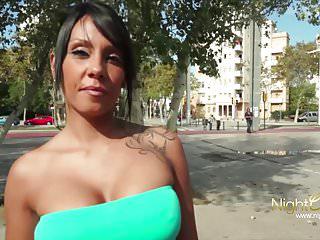 Blonde Milf mit Tattoos fickt fr Geld