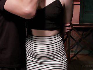 Ella Nova wird gefesselt und hart gefickt