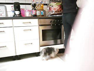 Sie braucht keinen Schwanz in der Hose