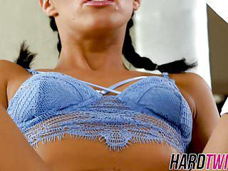 Die heisse megan Rain wird intensiv gelöchert