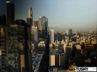 Atemberaubende Schönheit - ihr erstes Mal anal