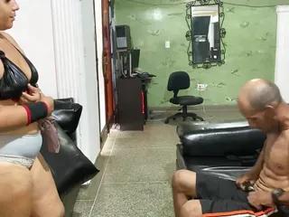 Meine fette Stiefmutter wird im Van flachgelegt