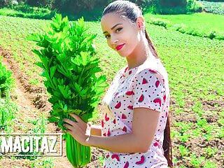 Cara Del Mars reitet den Schwanz für Geld