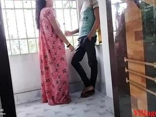 Inder Mama fickt zum ersten Mal anal