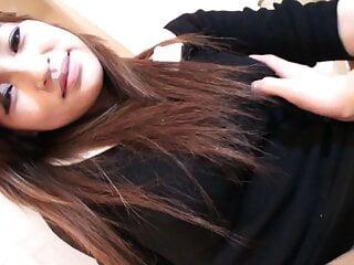 Junges japanisches Mädchen mit geilen Titten wird besamt