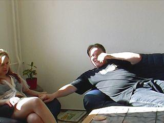 Leie mit deutscher Milf Muschi fickt mit dem Ehemann und seinem Kumpel