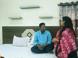 Wunderschöne untreue gattin wird zum Sex überredet