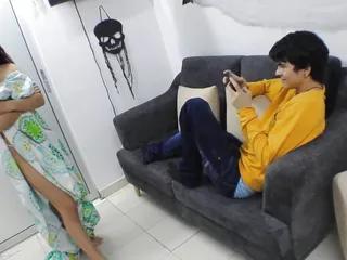 Geiler Latino Stiefschwester will Sperma tief spüren