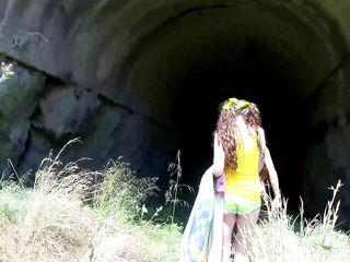 Geile Latina mit einem Knackarsch und geilen Körper