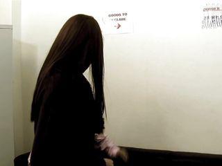 Doppelter Arschfick für sexy Claudia Adams und zwei Schwänze