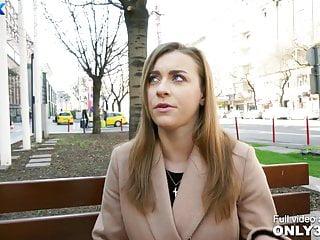 Josephine Mutzenbacher fickt mit Mike Angel