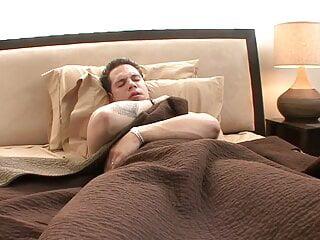 Tatowierte kodyanna bläst und fickt bis zum Cumshot