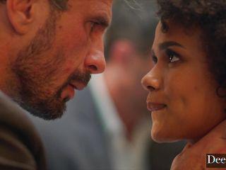 Tiefe Einblicke in die weibliche Liebe mit Alina und Harley Jade